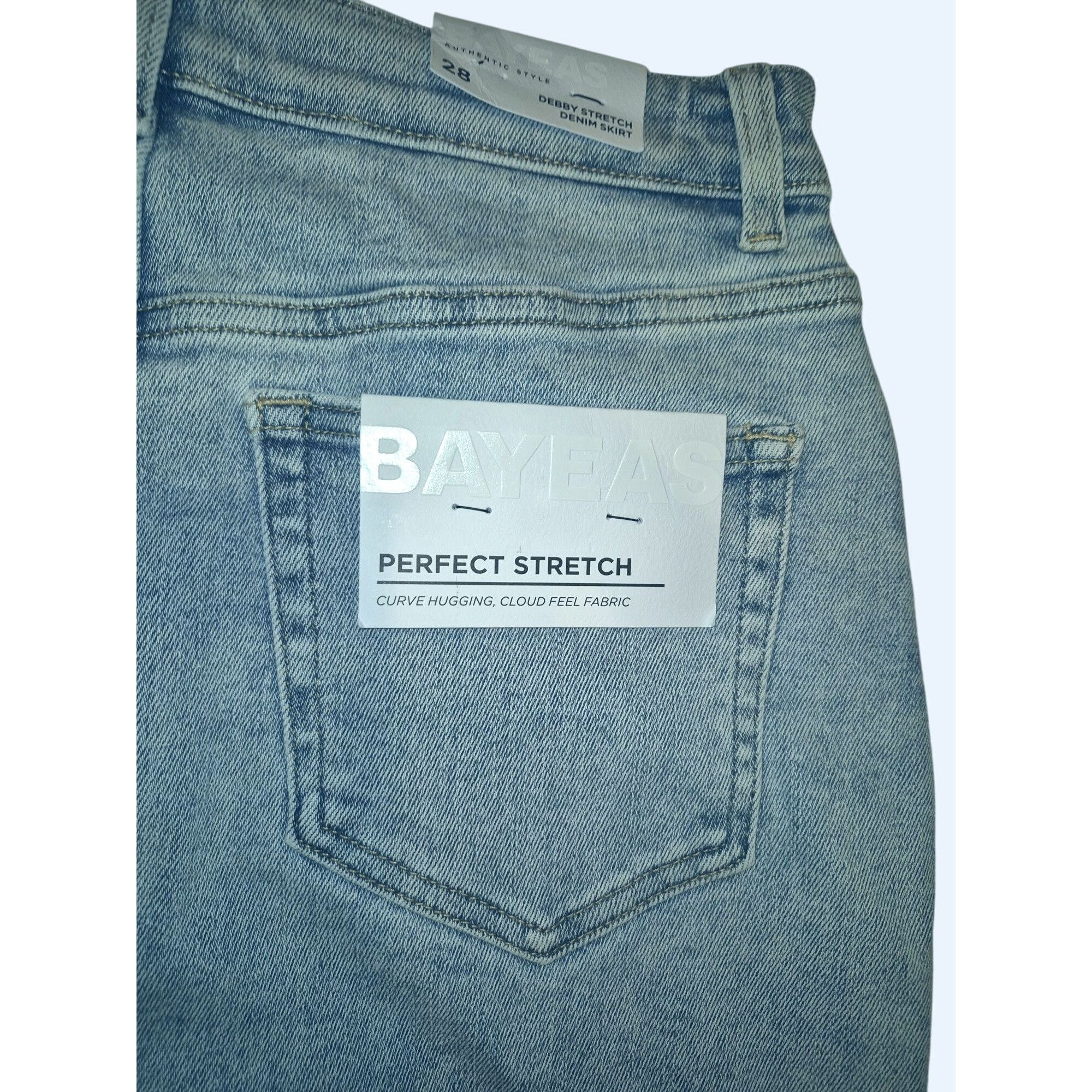 Other Bayeas Womens 6 Light Wash Denim Skirt Perfect Stretch Fraye Size 28" / US 6 / IT 42 - 3 Thumbnail