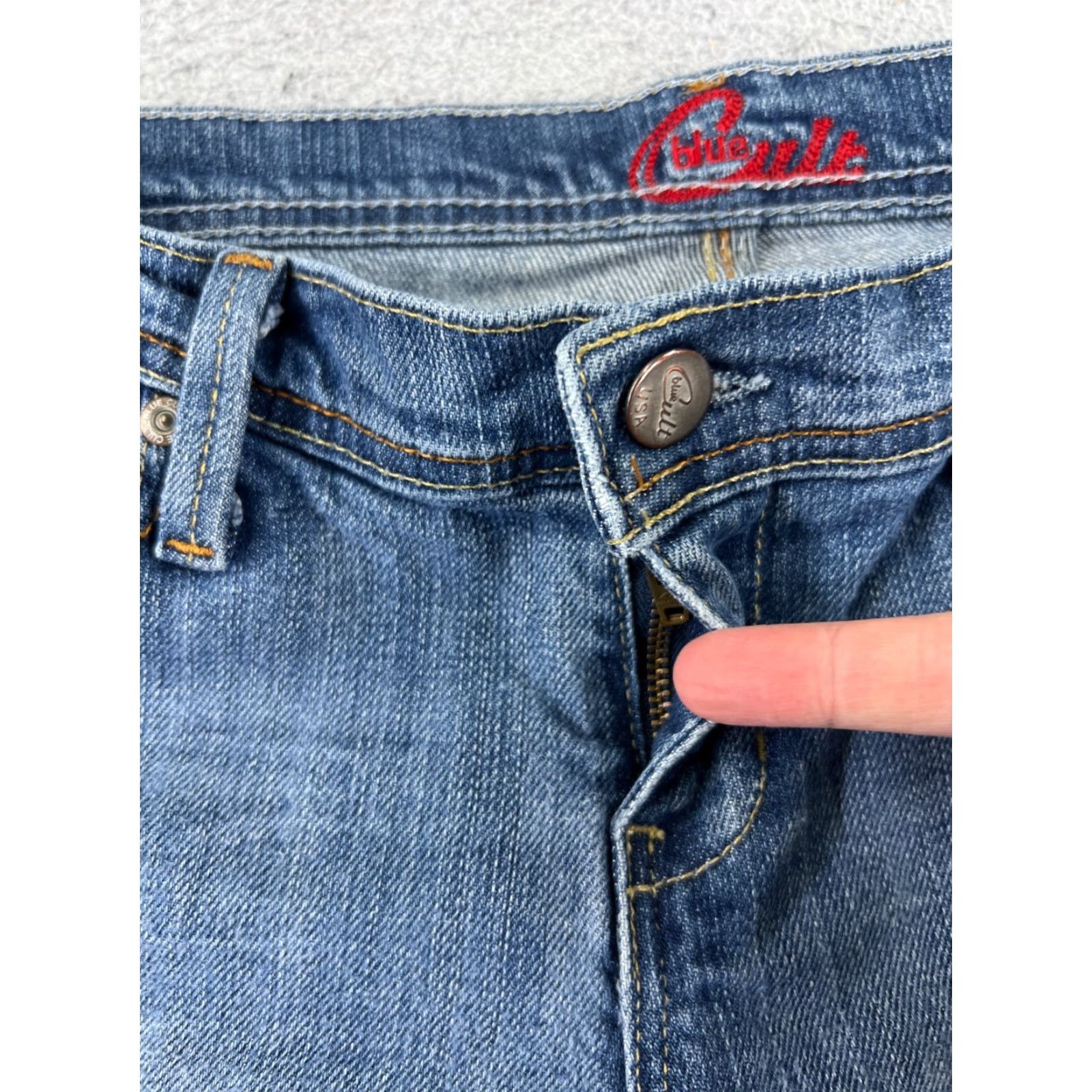 Vintage Blue Cult Shorts Womens 27 Denim Cut-Off Low Rise 27x4 Blue Cotton Blend 5-Pocket Size 27" / US 4 / IT 40 - 6 Thumbnail