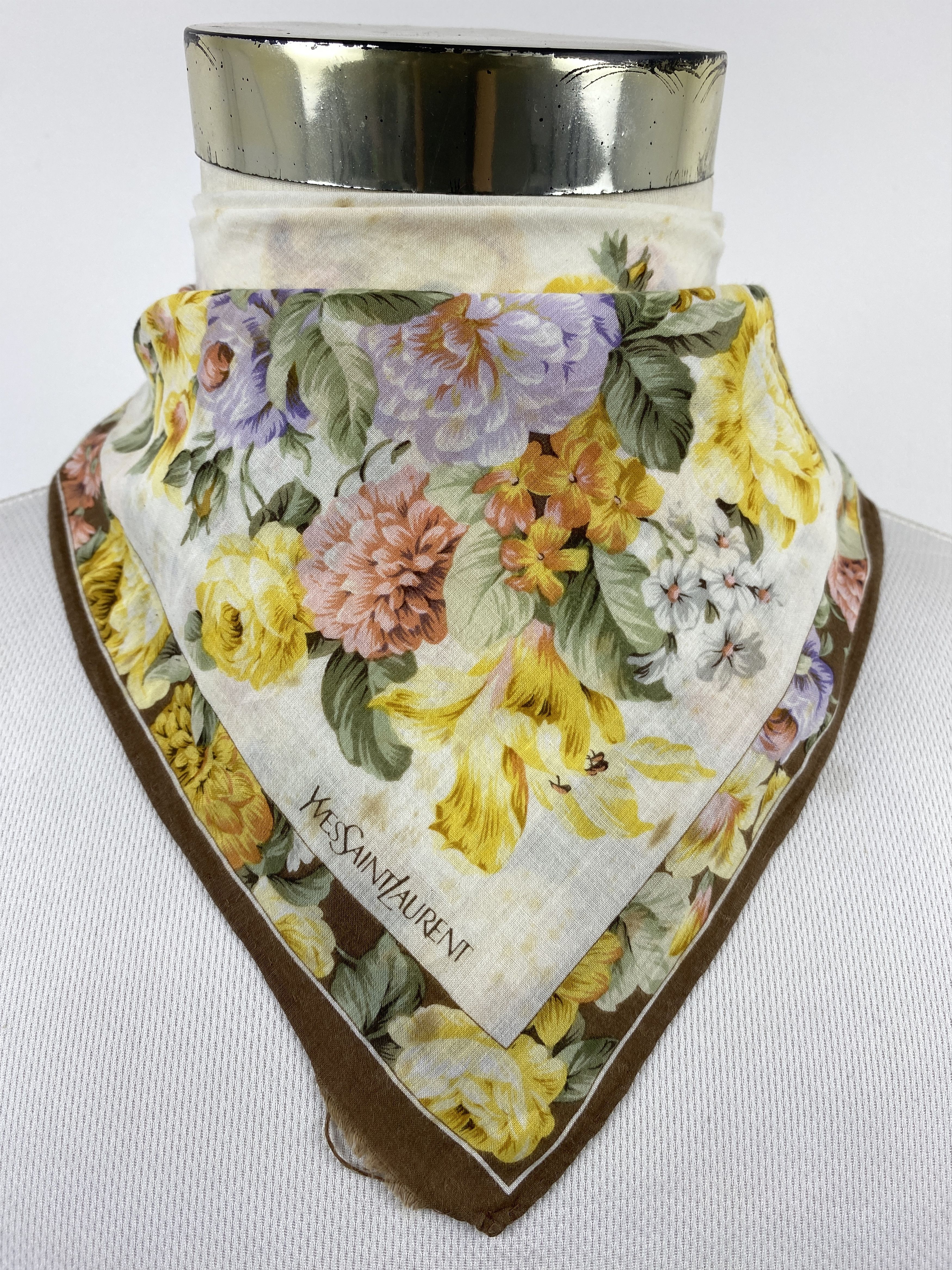 Yves Saint Laurent Yves Saint Laurent Handkerchief / Neckerchief HKC1117 Size ONE SIZE - 1 Thumbnail