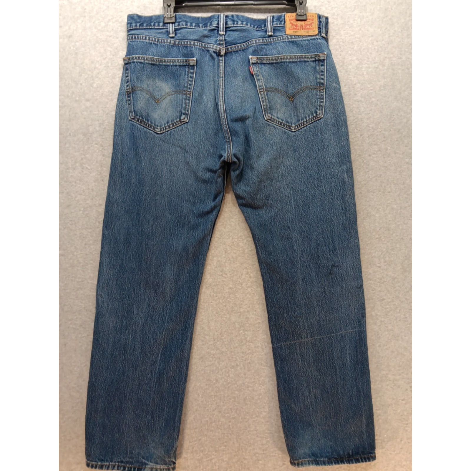 Levi's Levi's 505 Jeans Men Medium Wash Blue Denim 34 Inseam 40x32 Regular Straight Fit Belt Loops 5-Pocket Zip Closure Logo Leather Patch Mens Size US 40 / EU 56 - 7 Thumbnail
