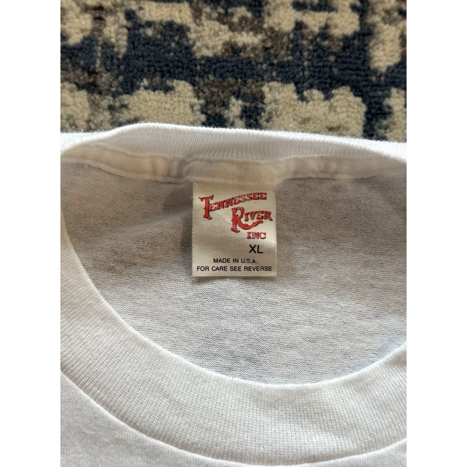Budweiser VINTAGE 80s St. Patty’s Day Beers T Shirt XL Budweiser Bud Dry Bud Light 1980s Shirt Men White 80s Beer Logo Tennessee River Graphics Mens Size US XL / EU 56 / 4 - 3 Thumbnail