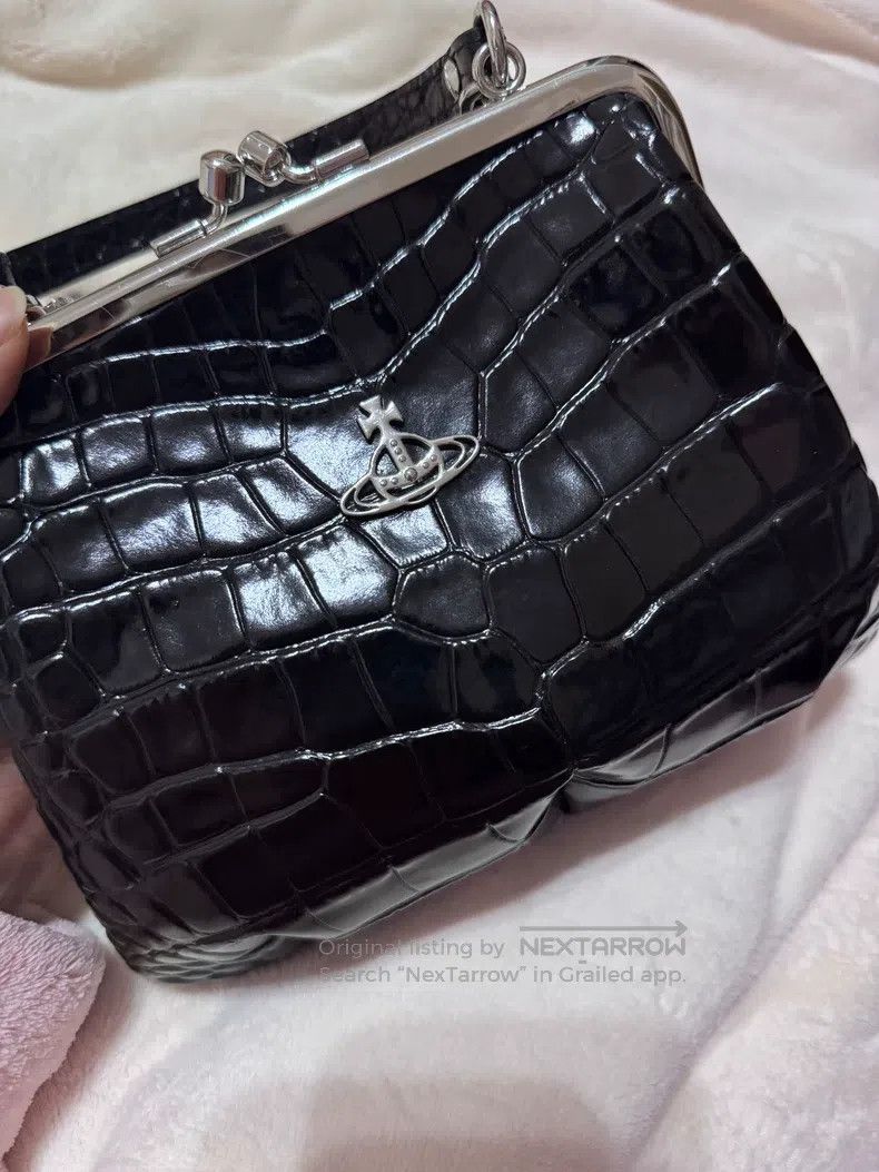 Vivienne Westwood Vivienne Westwood size os Real Leather Cross Crocodile Hand Size ONE SIZE - 3 Thumbnail