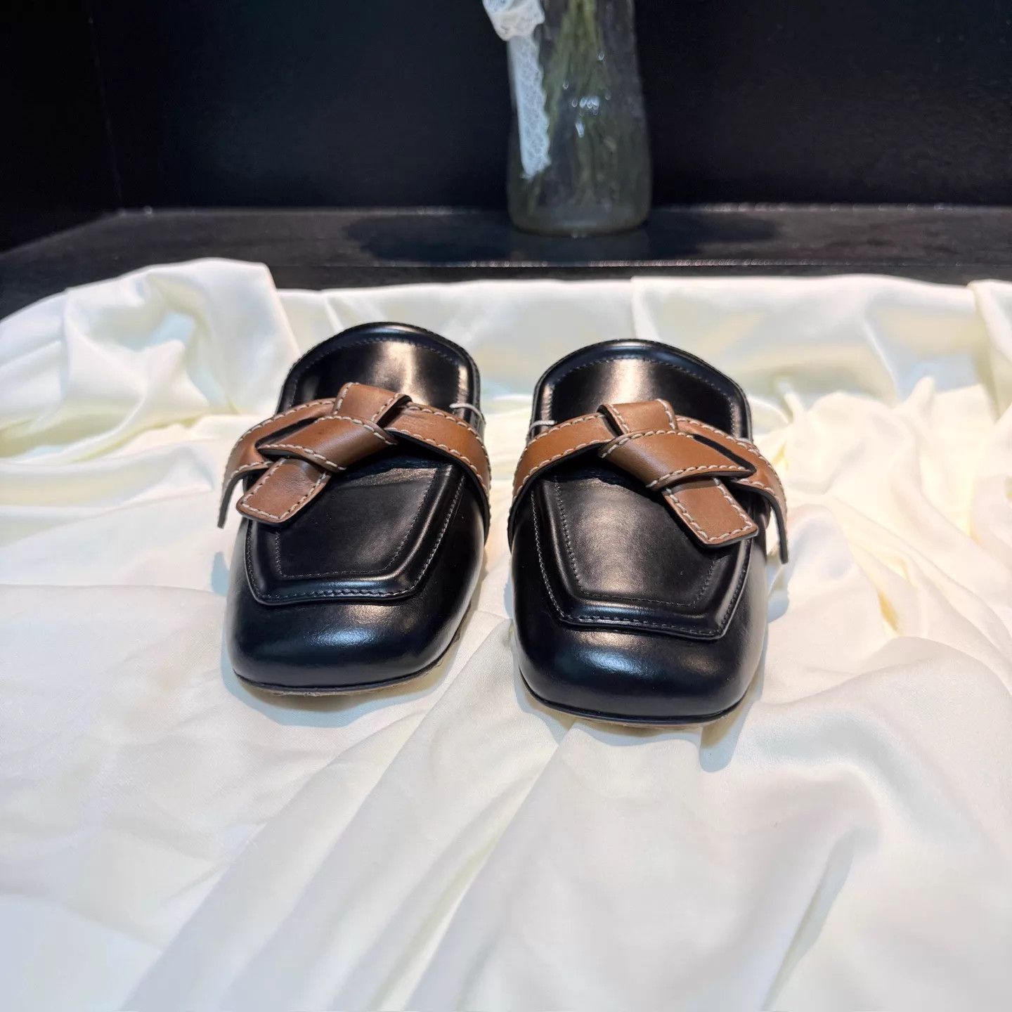 Loewe Loewe Black/Brown Knotted Mules Size 36 New nh3058 Size US 5.5 / IT 35.5 - 2 Thumbnail