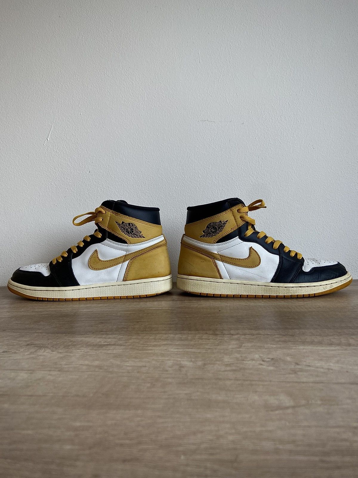 Jordan Brand Air Jordan 1 Retro High OG “Yellow Ochre” Size US 11 / EU 44 - 6 Thumbnail