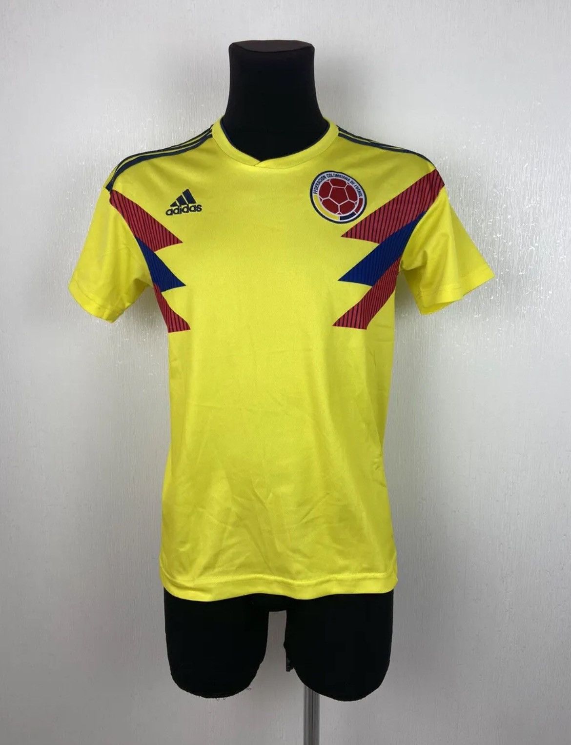 Colombia Football Team 2018/20 Home Jersey BR3507 Size S