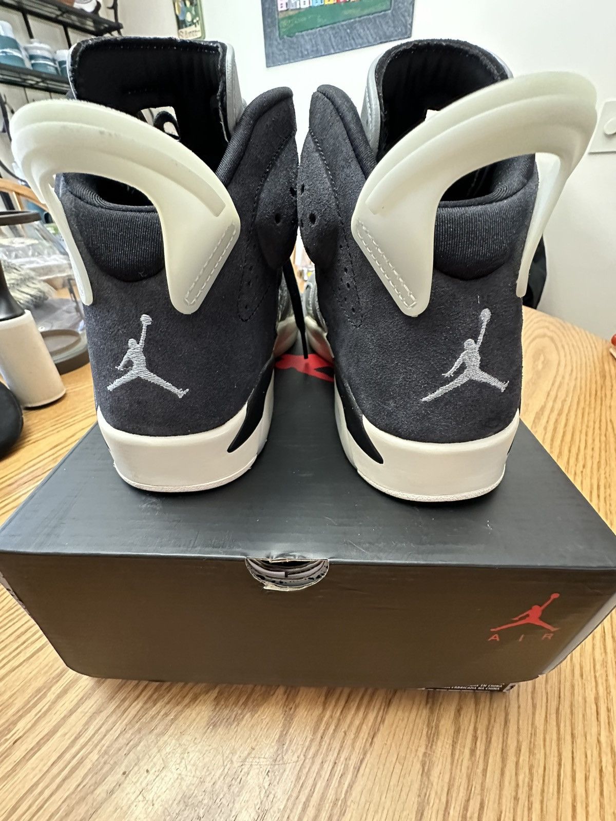 Jordan Brand × Nike Women’s Air Jordan 6 Retro Size US 7 / IT 37 - 9 Thumbnail