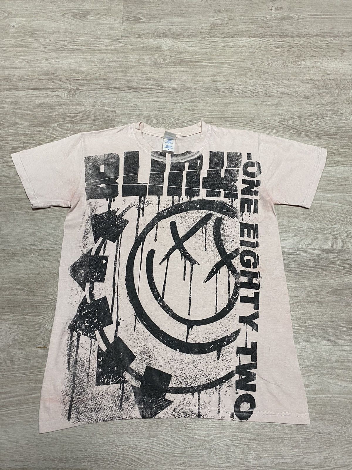 Gildan Big Logo T-shirt Blink-182 Size S Pink color Size US S / EU 44-46 / 1 - 1 Thumbnail
