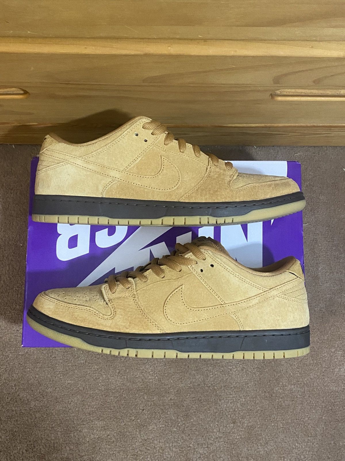 Nike SB Nike SB Dunk Low Wheat Mocha Size 11.5 Size US 11.5 / EU 44-45 - 2 Thumbnail