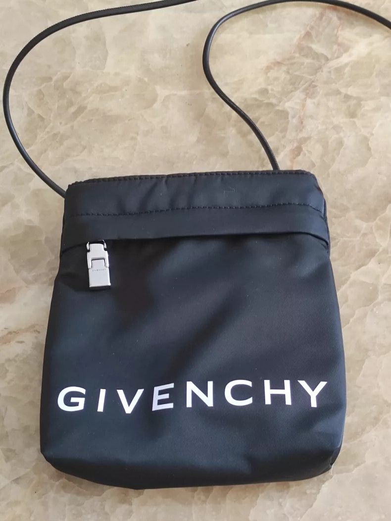 Givenchy Givenchy Logo Crossbody Bag Size ONE SIZE - 1 Thumbnail