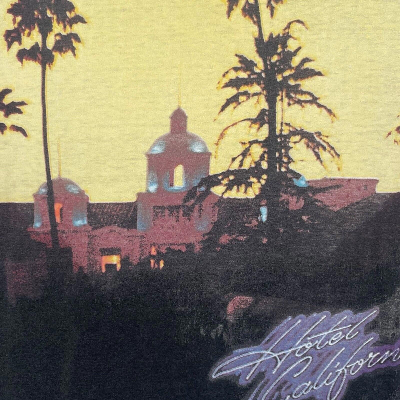 Designer Vintage 1996 Eagles Hotel California Single Stitch Tee Size US XL / EU 56 / 4 - 4 Thumbnail