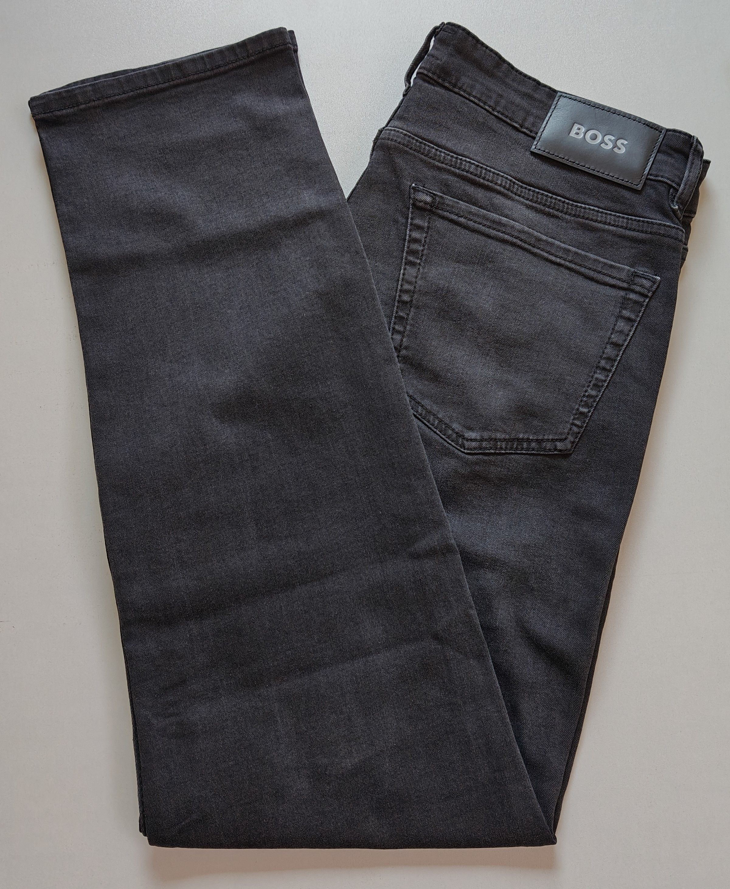 Hugo Boss BOSS ANDERSON Relaxed Fit men's Jeans Free Shipping T/6081 Size US 31 - 2 Thumbnail
