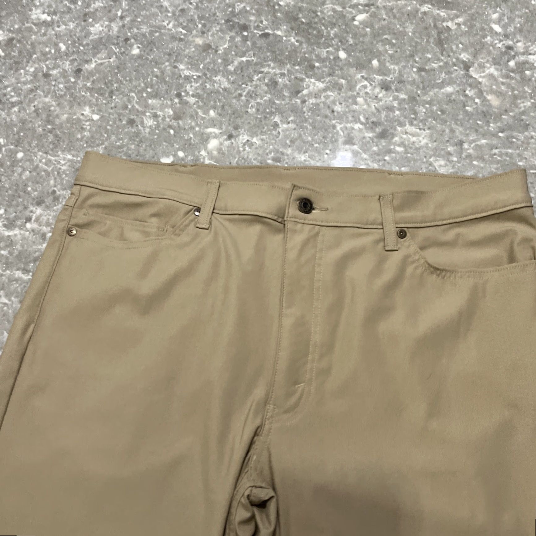Levi's Levis 511 Pants Mens 38x30 Khaki Straight Stretch Engineered For Movement Size US 38 / EU 54 - 2 Thumbnail