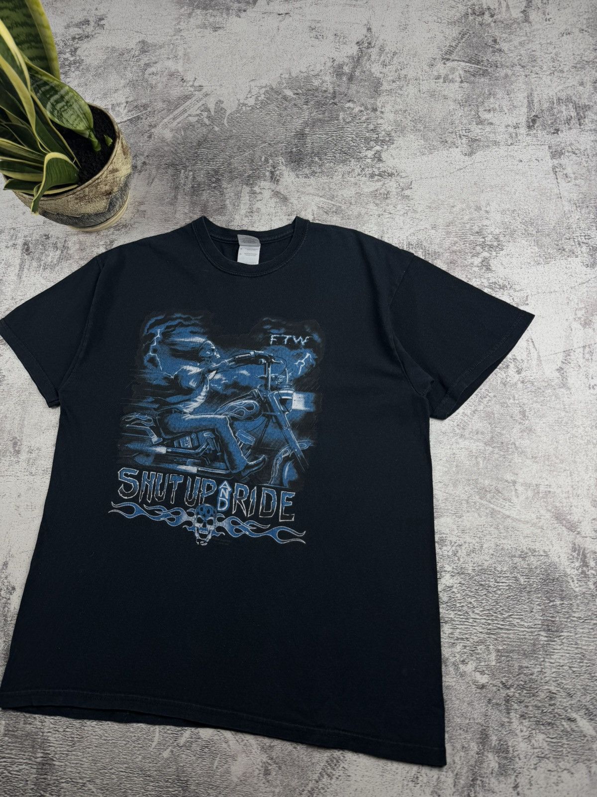 Band Tees Shut Up And Ride 2003 Vintage 90s Rock Tour Rap Moto Devil Band Tee T Shirt Size US L / EU 52-54 / 3 - 3 Thumbnail