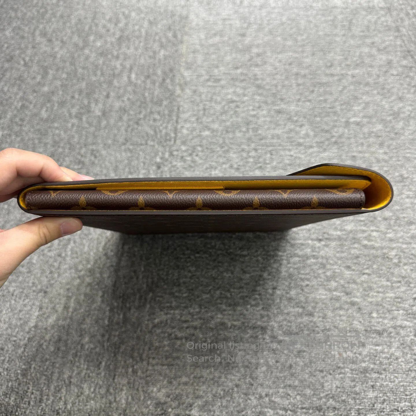 Louis Vuitton Louis Vuitton Brown, vintage-style envelope-shaped compute Size ONE SIZE - 3 Thumbnail