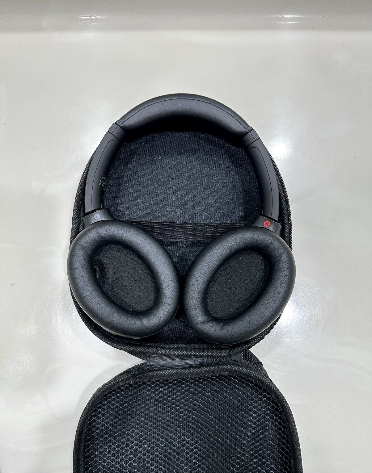 Sony Sony WH1000XM4 Wireless Headphones With a Carrying Case Size US S / EU 44-46 / 1 - 2 Thumbnail