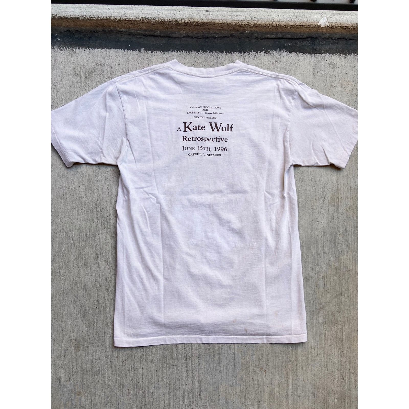 Vintage Vintage 1996 Kate Wolf Give Yourself To Love White T-Shirt Size US L / EU 52-54 / 3 - 4 Thumbnail