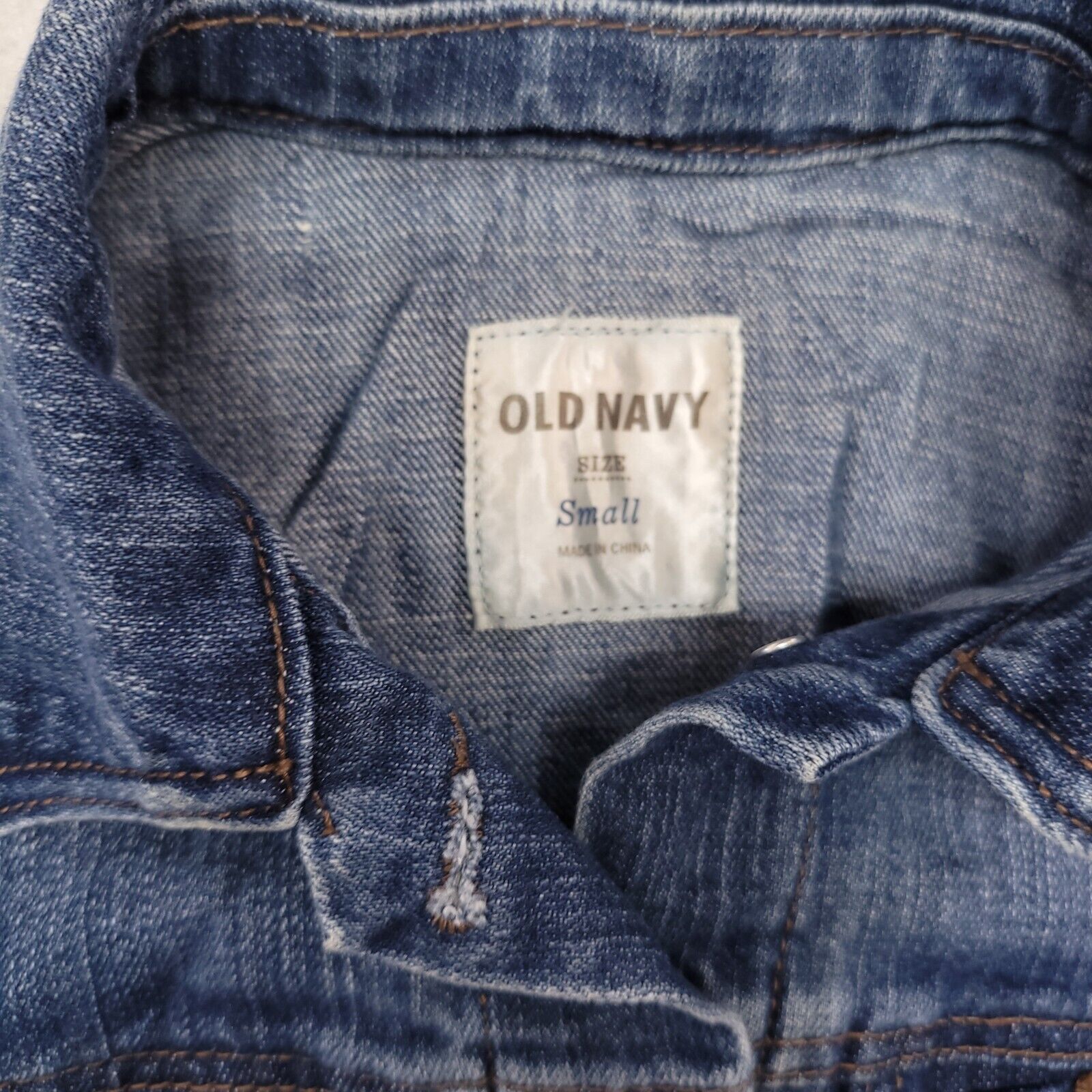 Old Navy Old Navy Casual Button Up Denim Jacket Womens Size S Blue Size S / US 4 / IT 40 - 3 Thumbnail
