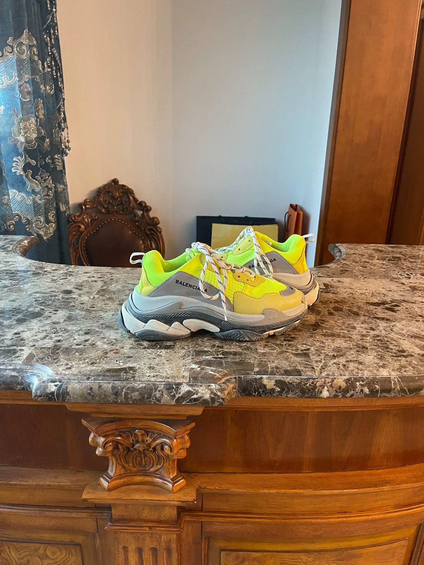 Balenciaga Balenciaga TripleS OG Refl 40 (41/42) Silver Minor Heel Auth Size US 7 / EU 40 - 2 Thumbnail