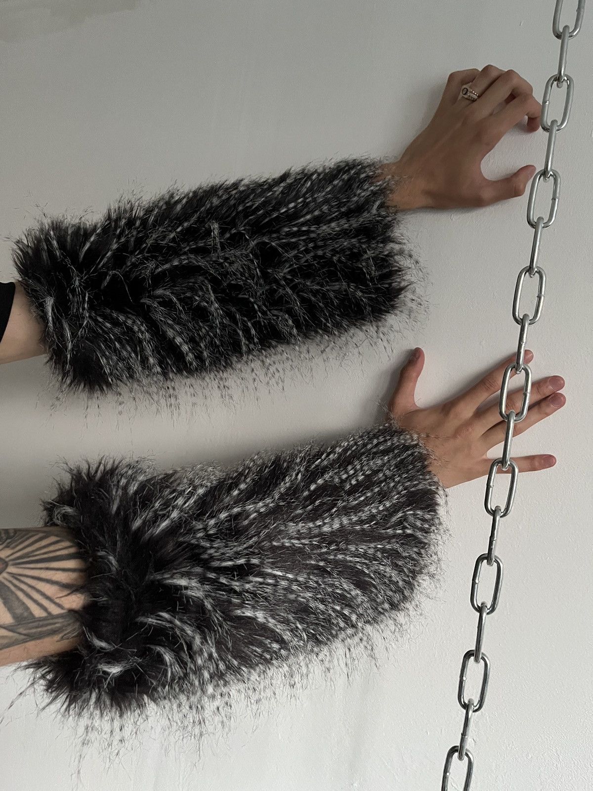 Vintage faux fur arm pads y2k style japan Size ONE SIZE - 1 Thumbnail