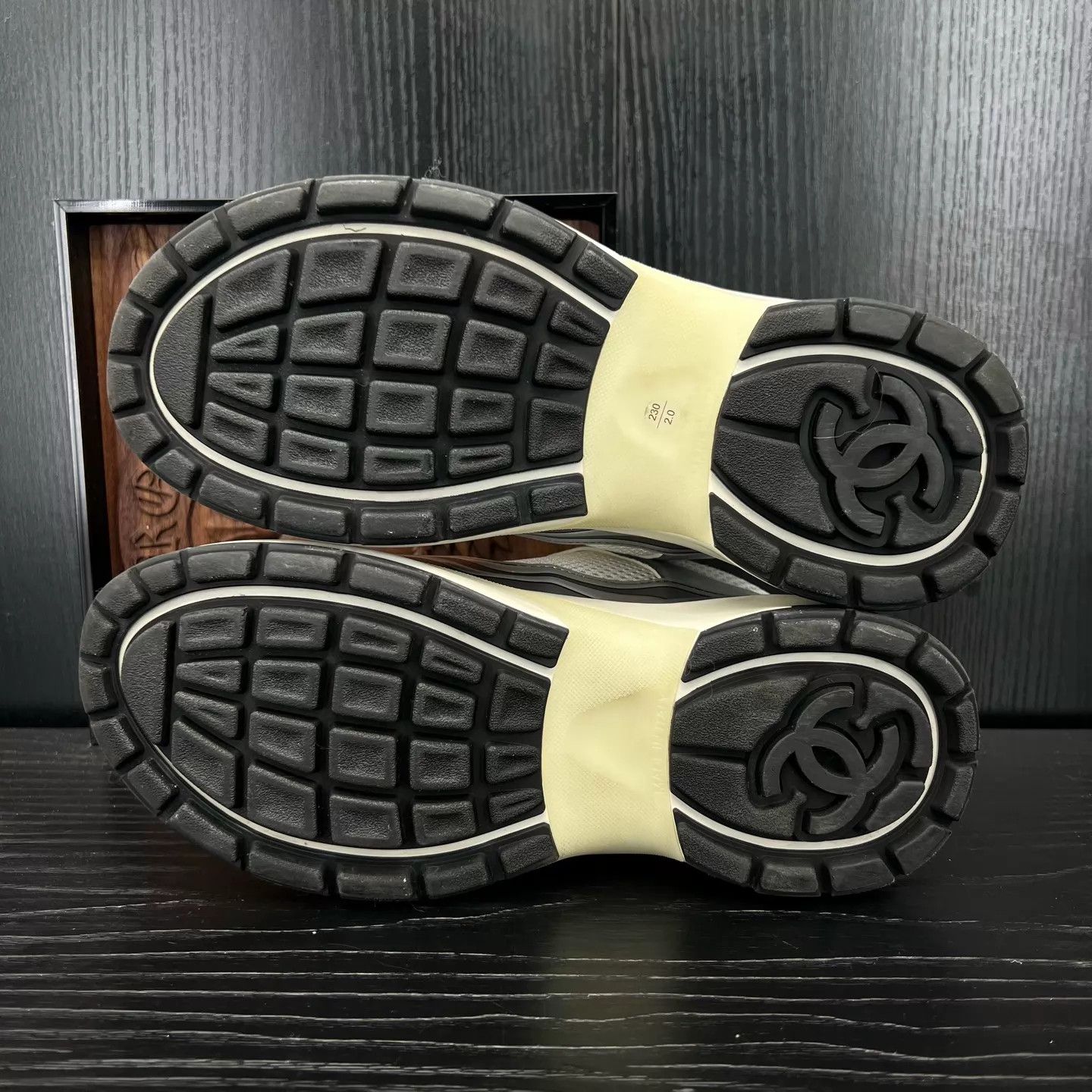 Chanel CHANEL 23c Silver Horn King Size 36.5 Size US 6 / IT 36 - 7 Thumbnail