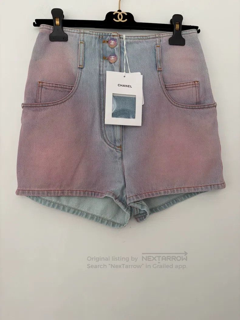 Chanel Chanel Pink and blue gradient denim shorts Size 24" / US 00 / IT 34 - 1 Thumbnail