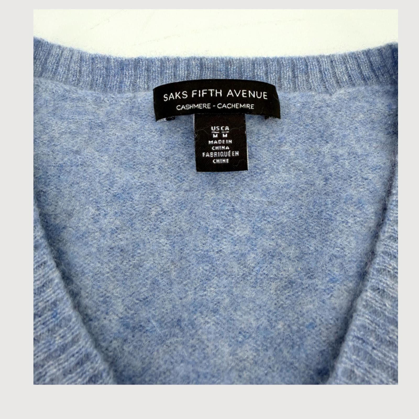 Saks Fifth Avenue Saks Fifth Avenue Cashmere Sweater V-Neck Light Blue M Size M / US 6-8 / IT 42-44 - 4 Thumbnail