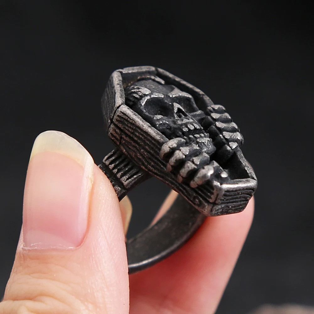 Vintage Black Vampire Skull Ring Size ONE SIZE - 3 Thumbnail