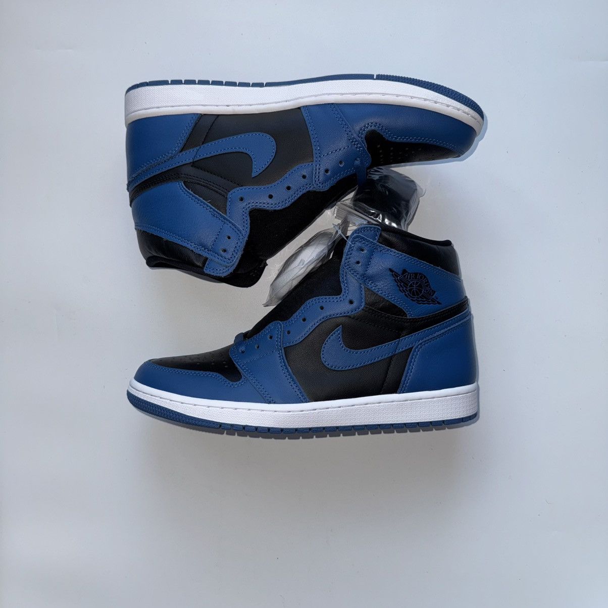 Jordan Brand Jordan 1 Retro High OG Dark Marina Blue Size US 10 / EU 43 - 3 Thumbnail