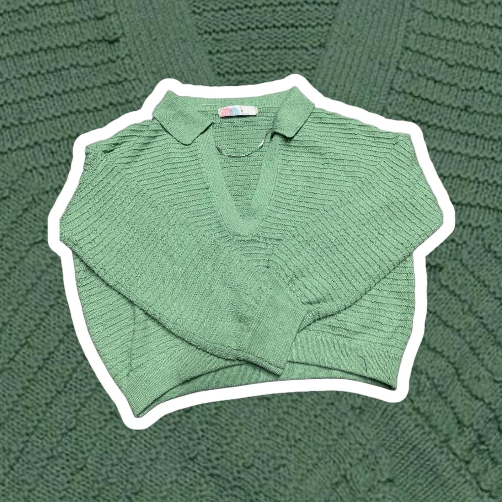 Chic Green Knitted Crop Sweater