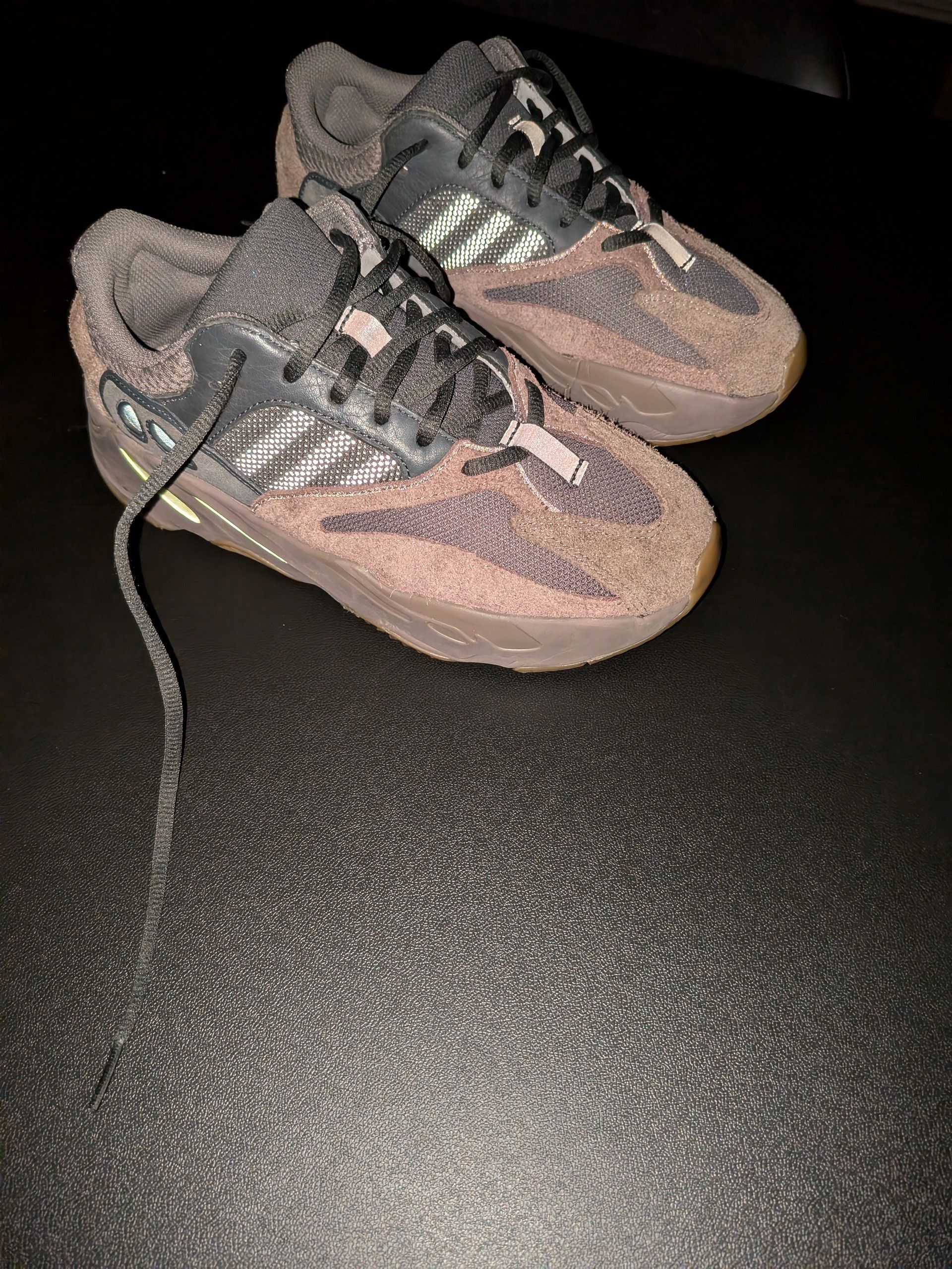 Yeezy Adidas Yeezy Boost 700 Mauve V1 Size US 7 / EU 40 - 2 Thumbnail