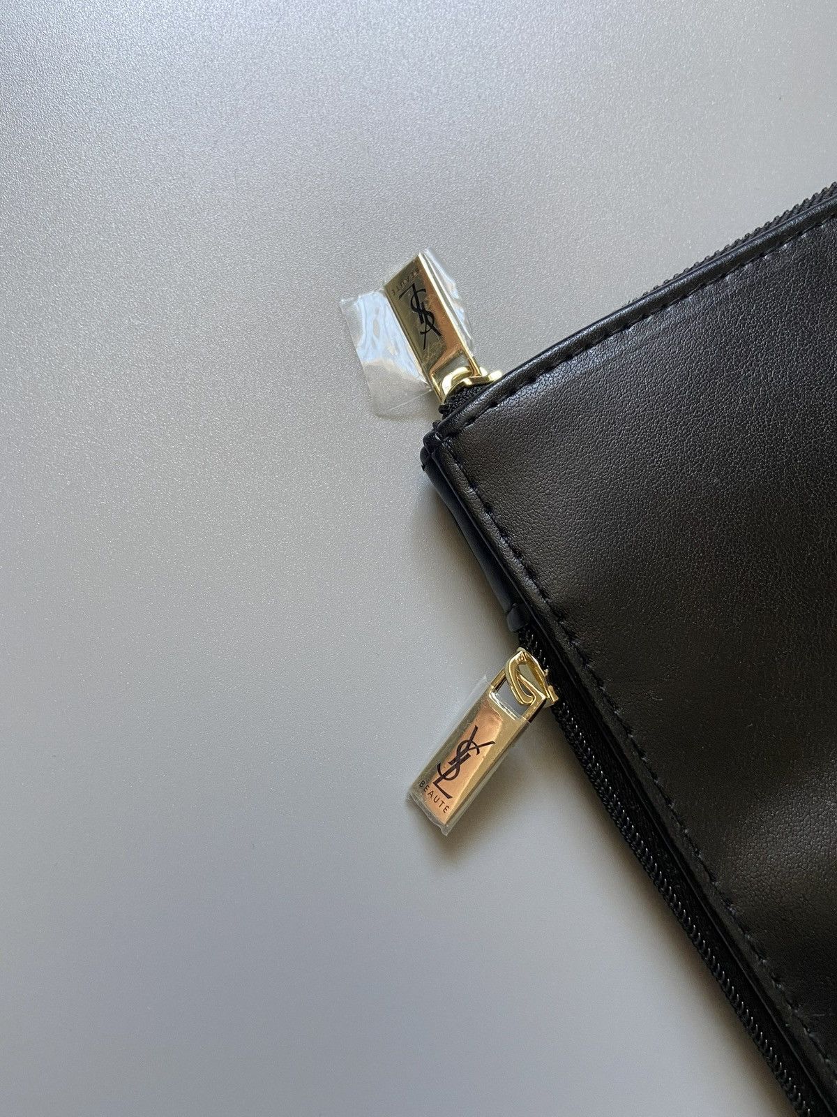 Yves Saint Laurent Cosmetic Beauty Logo Bag Black Size ONE SIZE - 3 Thumbnail