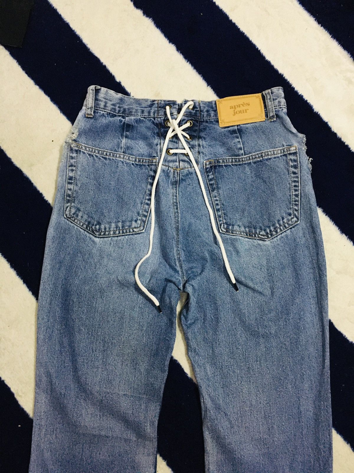 Jean Apres Jour Distressed Flare Jeans (16) Size 27" / US 4 / IT 40 - 5 Thumbnail
