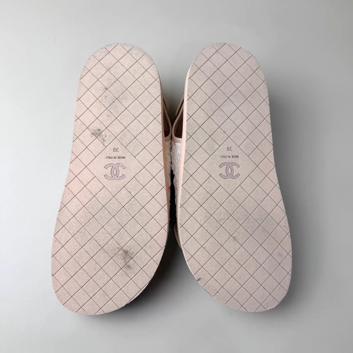 Chanel CHANEL Silver Glitter Woven Double C Sandal 39 New MINT Size US 8.5 / IT 38.5 - 6 Thumbnail