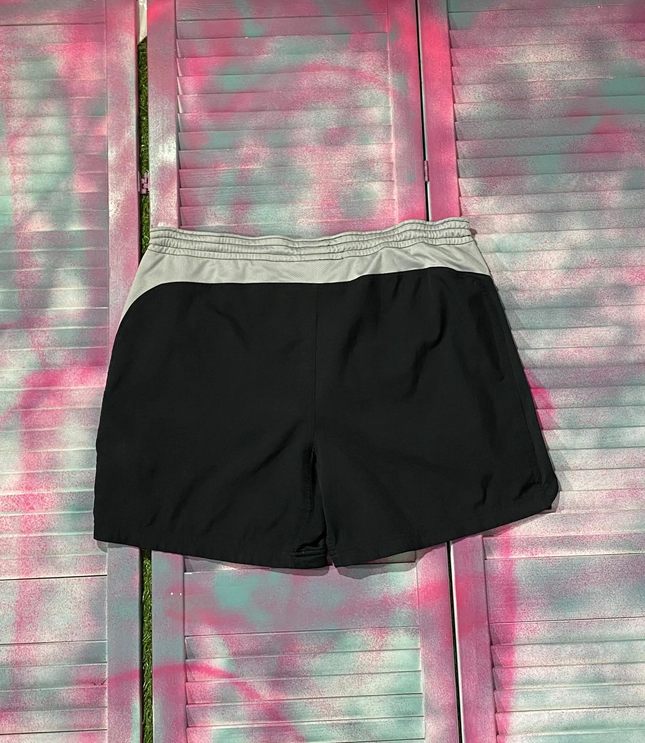 Nike Vintage Y2K Nike Shorts Size US 30 / EU 46 - 3 Thumbnail