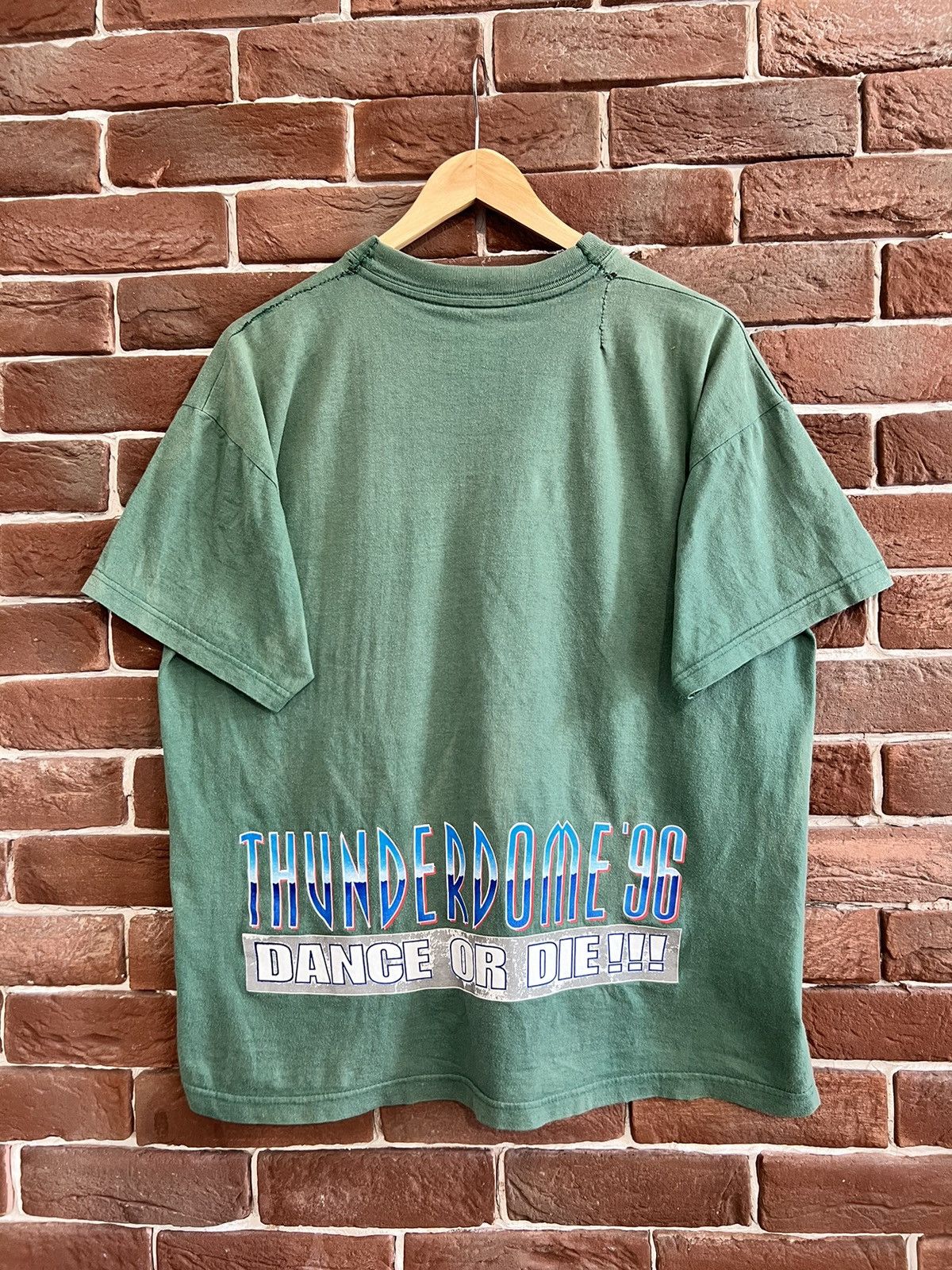 Band Tees Rare Vintage 1996 Thunderdome Dance Die Gabber Band Tshirt Size US L / EU 52-54 / 3 - 2 Thumbnail