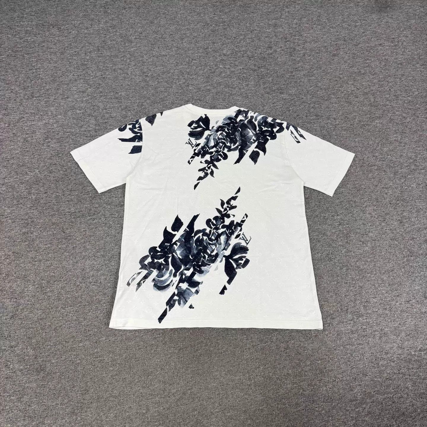 Louis Vuitton LV Monogram ink wash floral short-sleeve T-shirt 4L Size US XXL / EU 58 / 5 - 2 Thumbnail