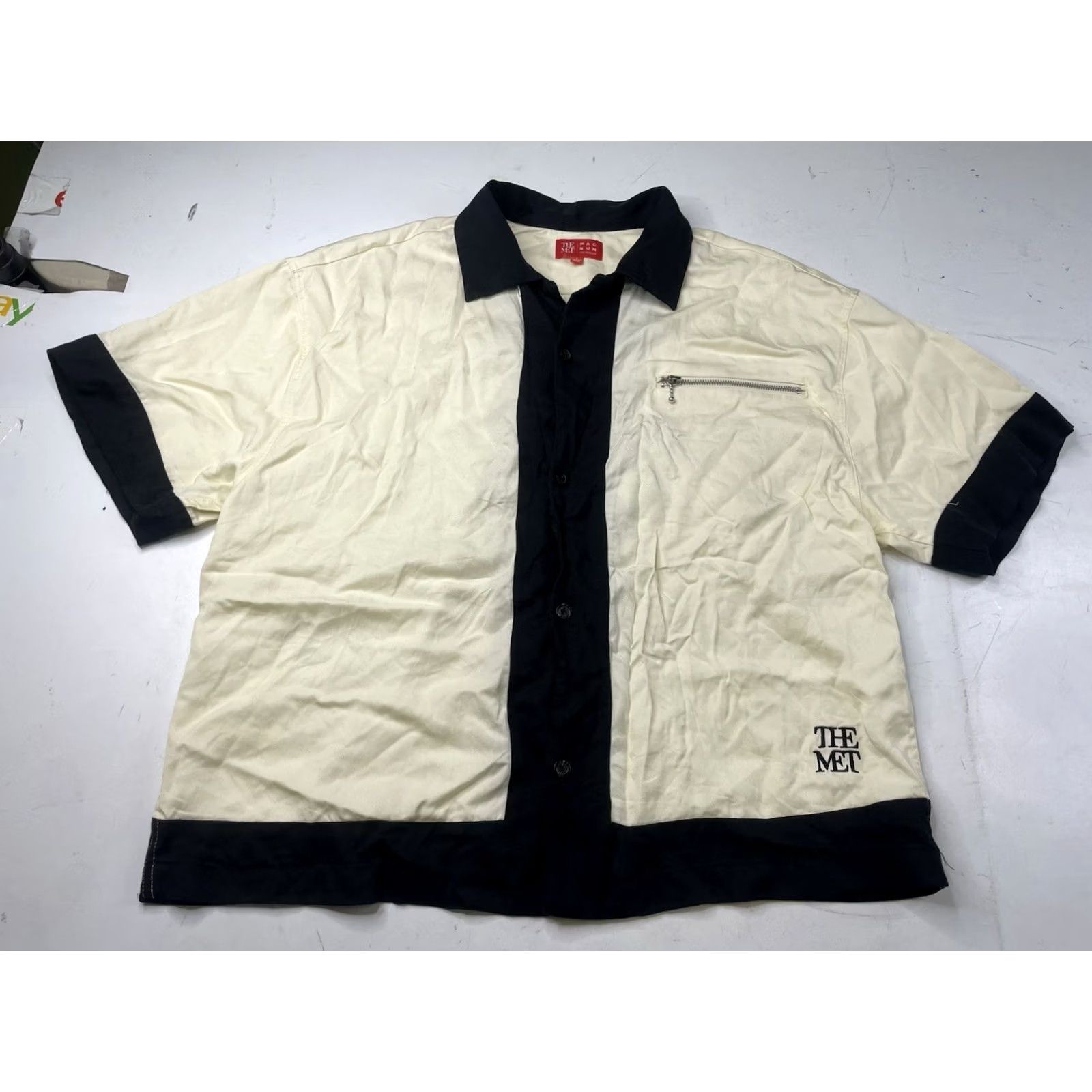Pacsun PacSun Queen Victoria Graphic Shirt Mens L Beige Black Button Up Size US L / EU 52-54 / 3 - 2 Thumbnail