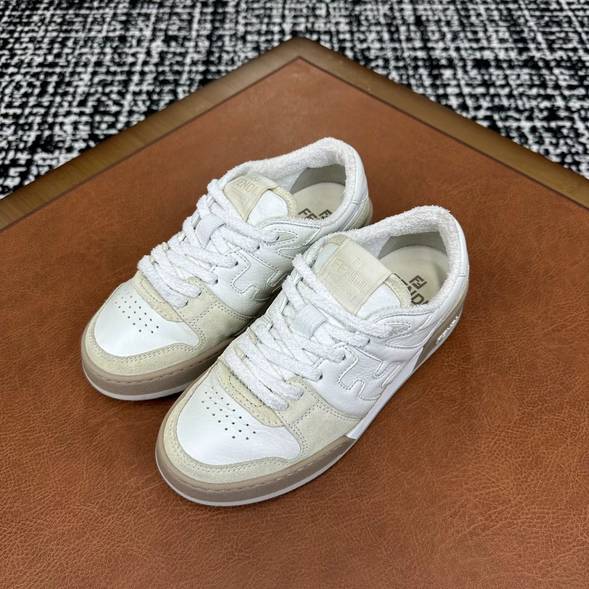 Fendi Fendi Casual White Lowtop Sneakers it_36 Women Size US 6 / IT 36 - 1 Thumbnail