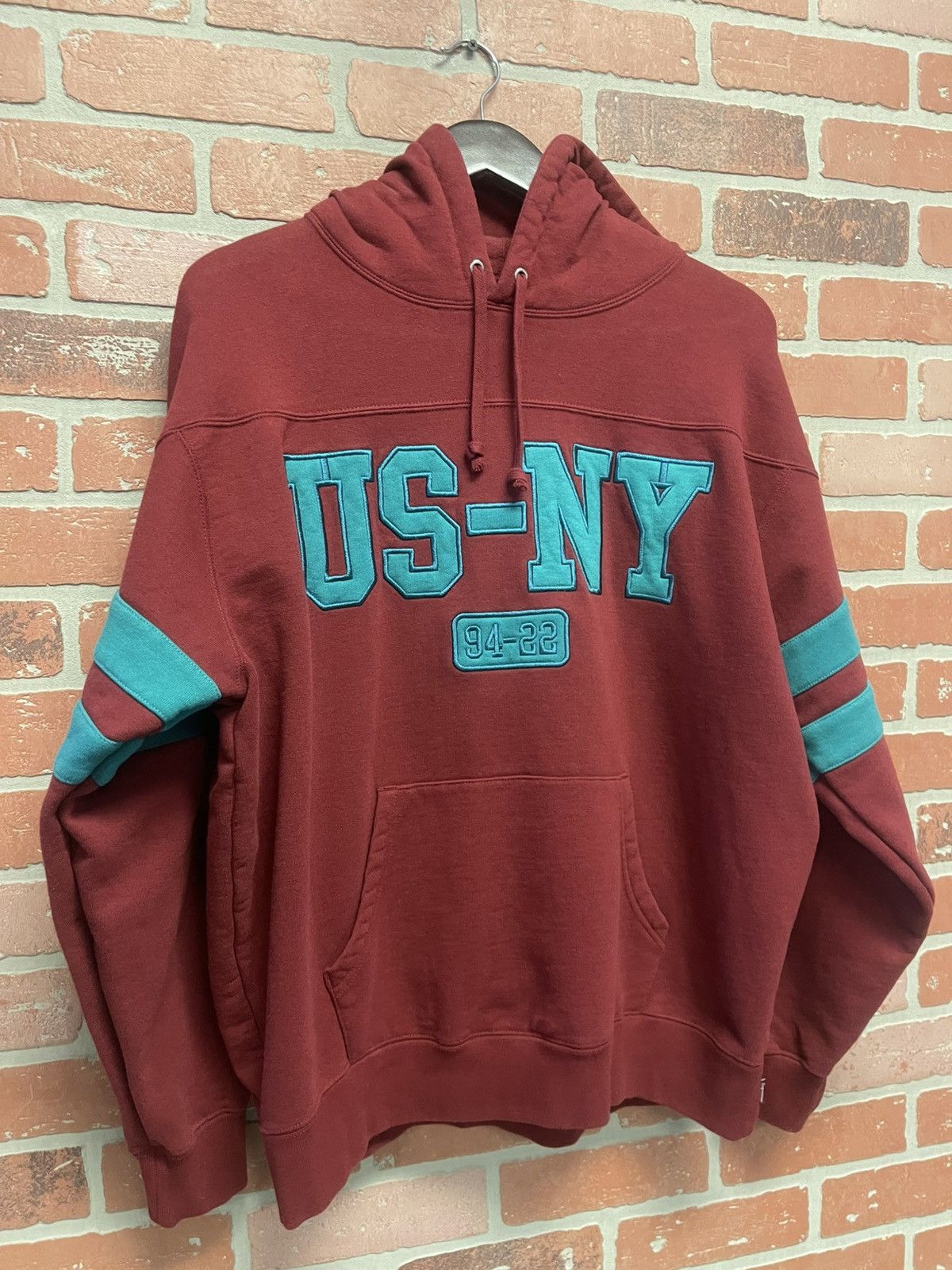 Supreme Size M - Supreme US-NY Red Hoodie Brand New! Size US M / EU 48-50 / 2 - 2 Thumbnail