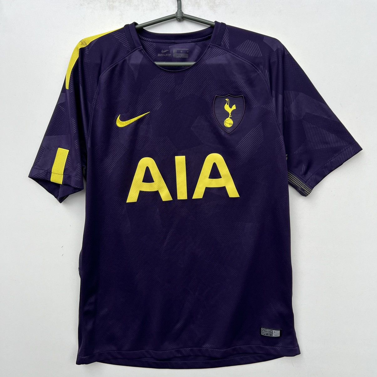 Nike TOTTENHAM 2017/2018 THIRD FOOTBALL SHIRT NIKE SOCCER JERSEY Size US M / EU 48-50 / 2 - 1 Thumbnail
