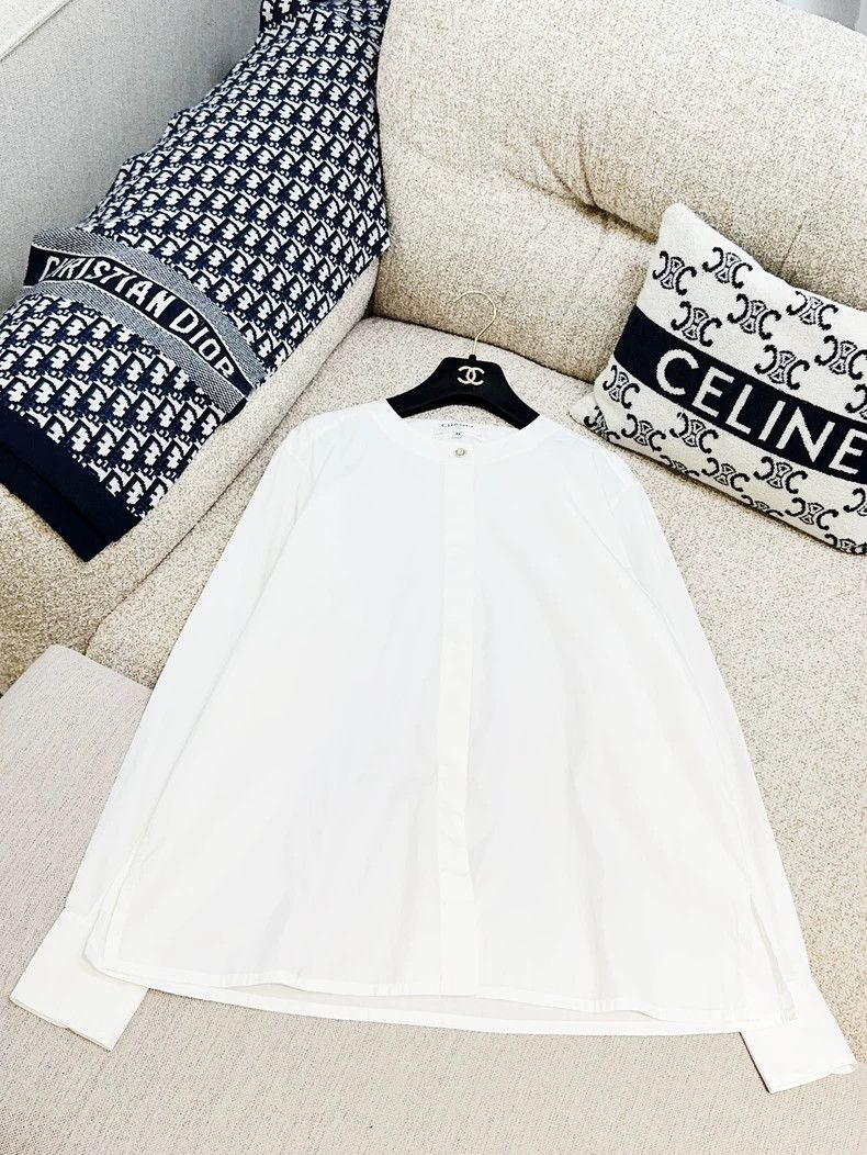 Chanel Chanel White round-neck glazed button long-sleeved shirt Size XS / US 0-2 / IT 36-38 - 1 Thumbnail