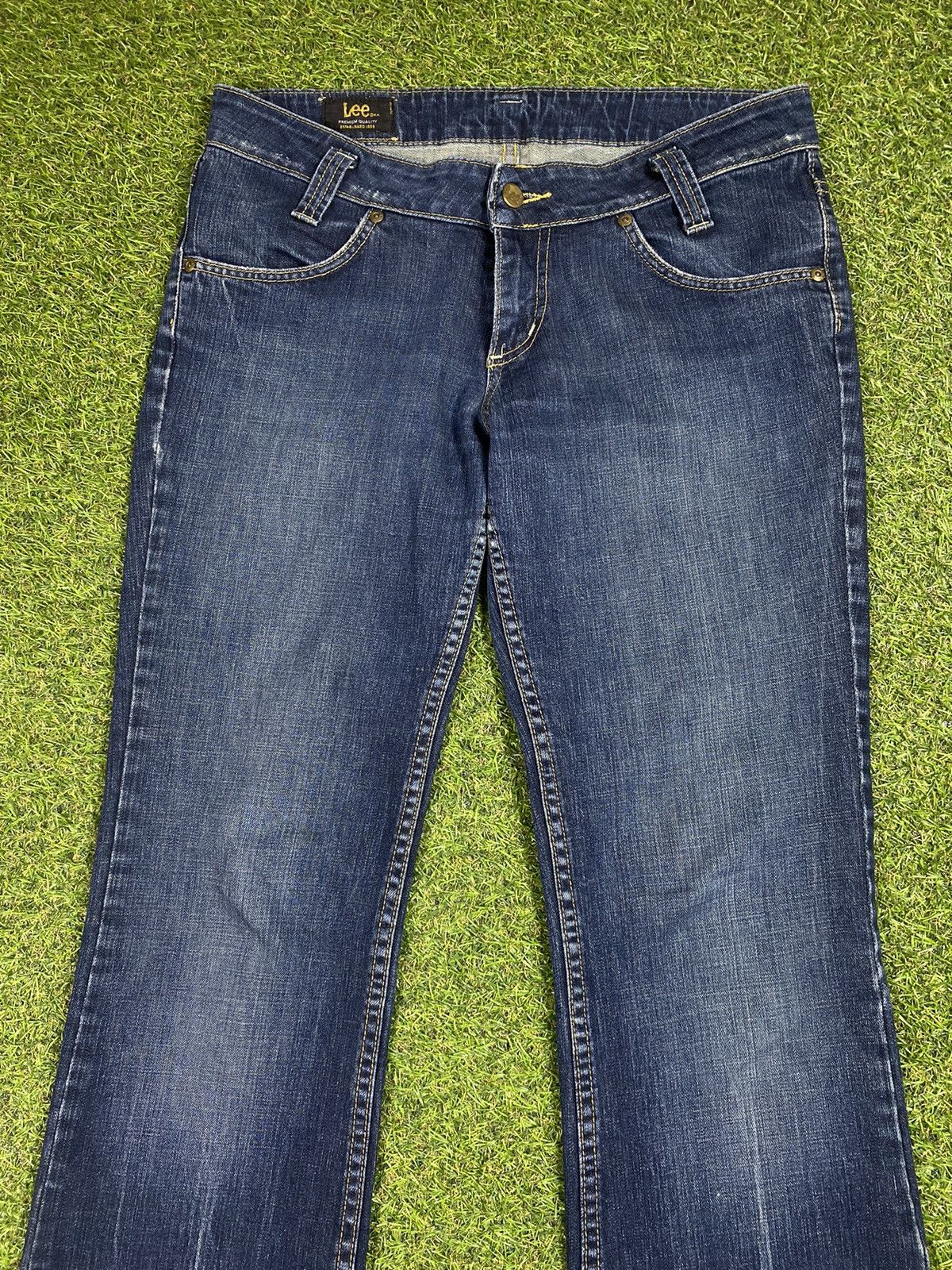 Lee × Vintage Vintage 90s Lee Flare jeans Japanese denim faded streetwear Size 30" / US 8 / IT 44 - 2 Thumbnail