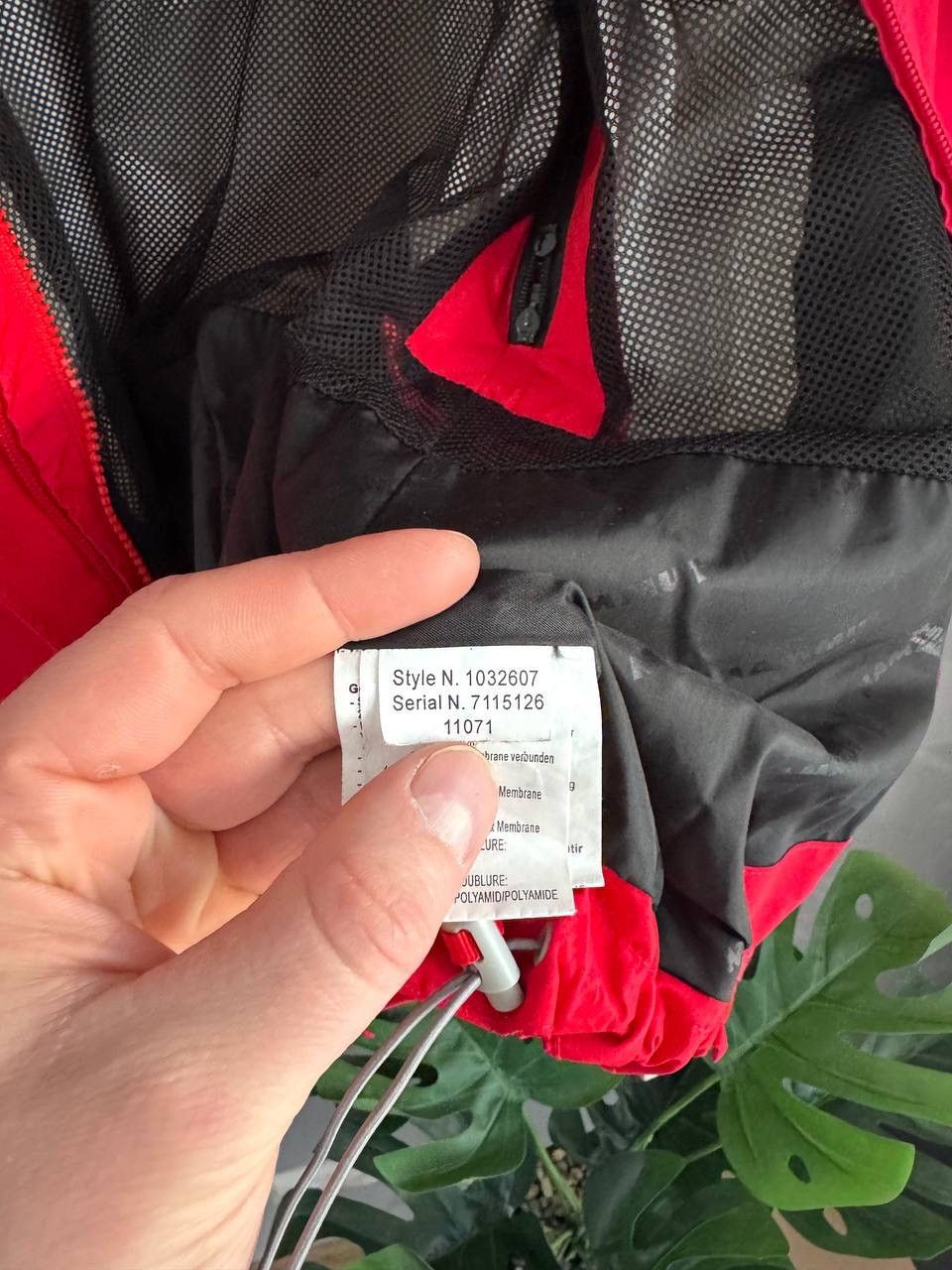 Mammut Mammut GORE TEX Pro Shell Women's Waterproof Jacket, Size L Size US L / EU 52-54 / 3 - 16 Thumbnail