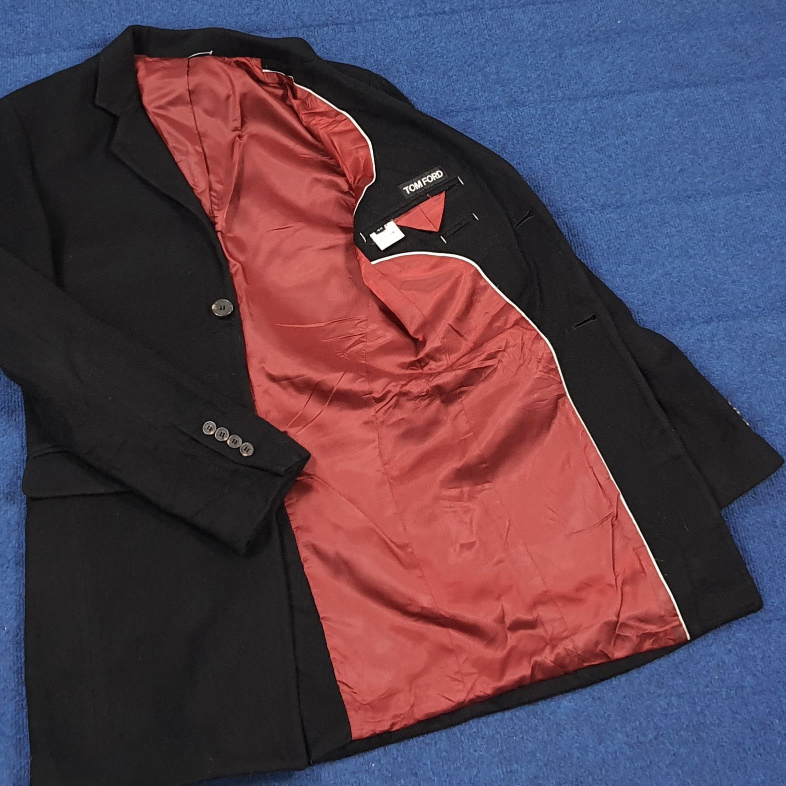 Tom Ford TOM FORD Black Overcoat with Red Satin Lining C307N11 Size 44S - 5 Thumbnail