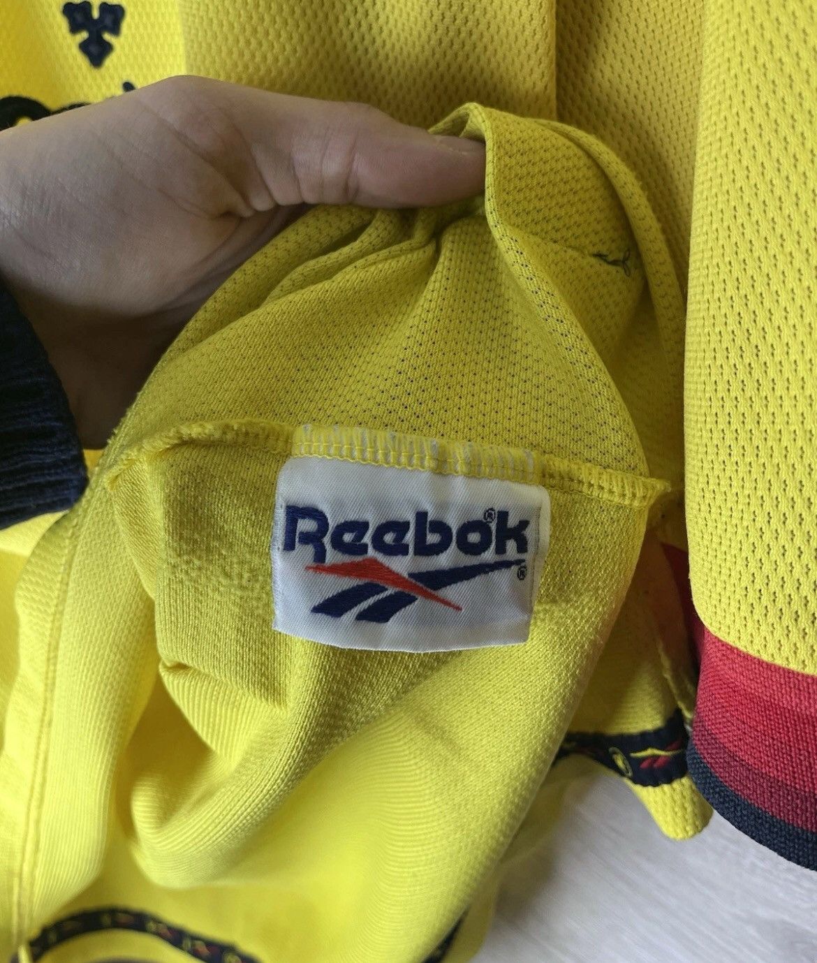 Reebok Vintage men’s soccer jersey FC Liverpool Reebok size M Size US M / EU 48-50 / 2 - 12 Thumbnail