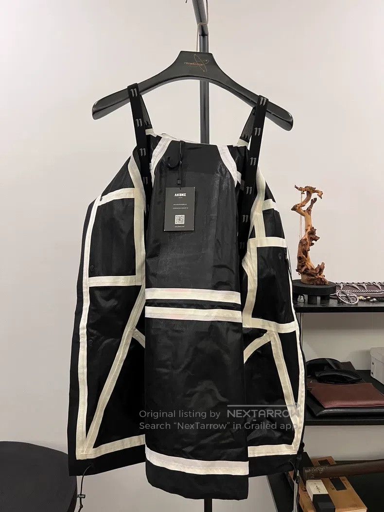 Boris Bidjan Saberi Boris Bidjan Saberi Size S Hard shell pressure glue paintin Size US S / EU 44-46 / 1 - 3 Thumbnail