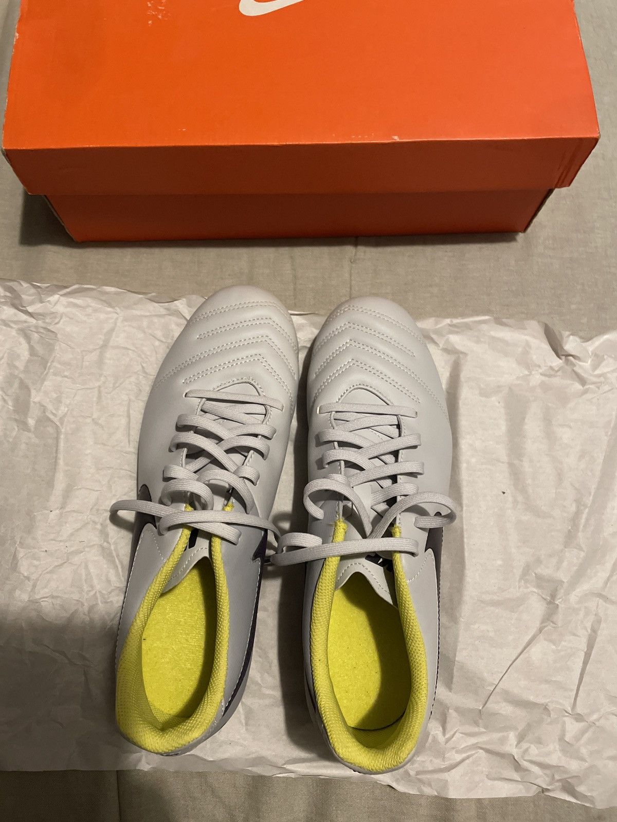 Nike Soccer Cleats Women’s tiempo rio III FG Size US 10 / IT 40 - 2 Thumbnail