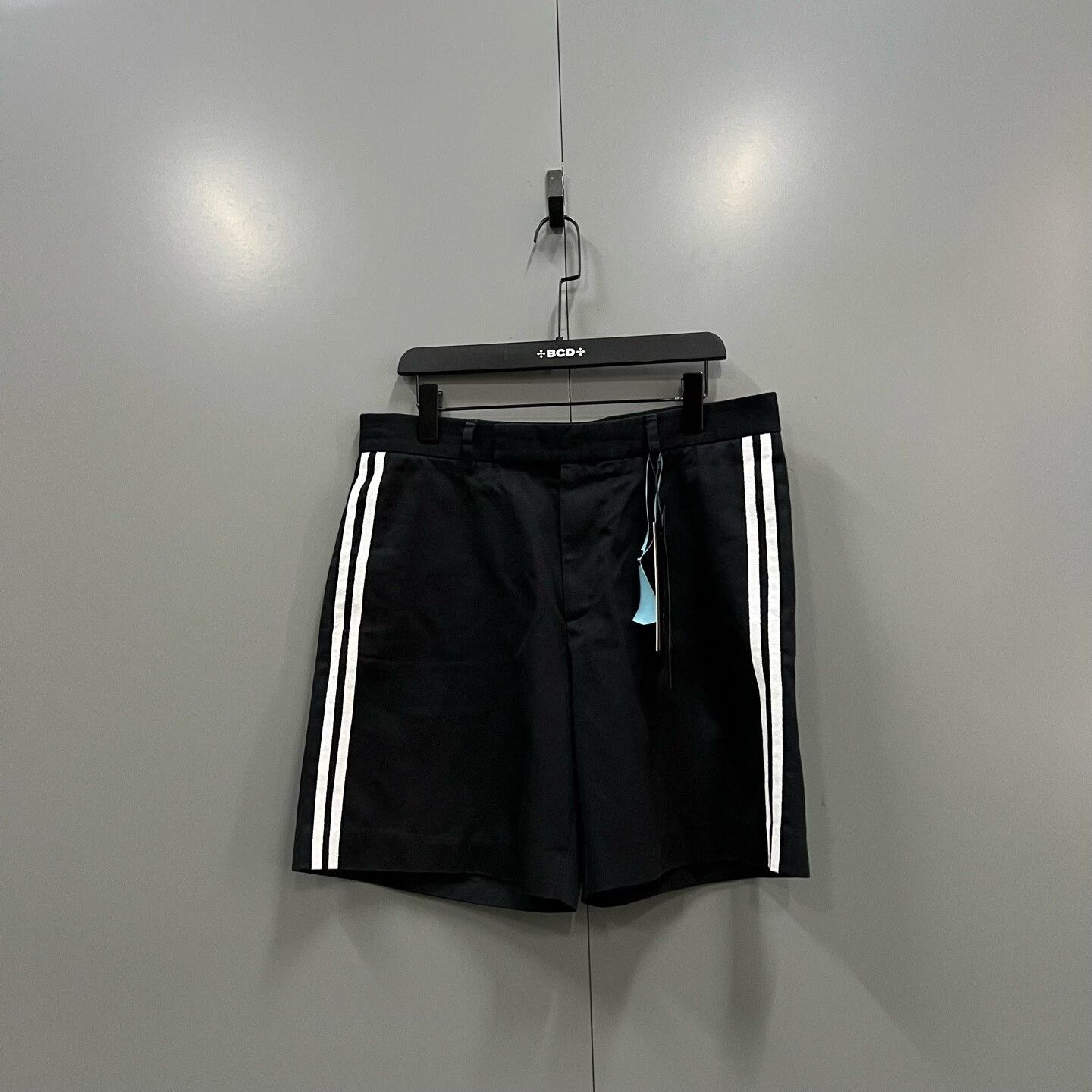 Gucci Gucci Striped Shorts 34 Men Size US 34 / EU 50 - 1 Thumbnail