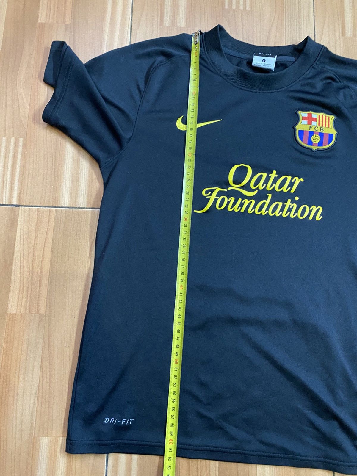 Nike Nike Barcelona 2011/12 Away Football Shirt Soccer Jersey Size US S / EU 44-46 / 1 - 12 Thumbnail