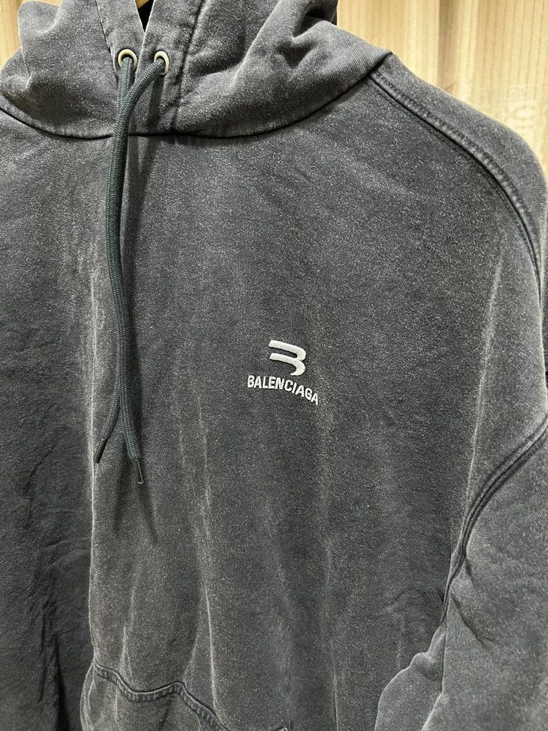 Balenciaga Balenciaga Embroidered Logo Washed Distressed Hooded Sweat Size US L / EU 52-54 / 3 - 5 Thumbnail